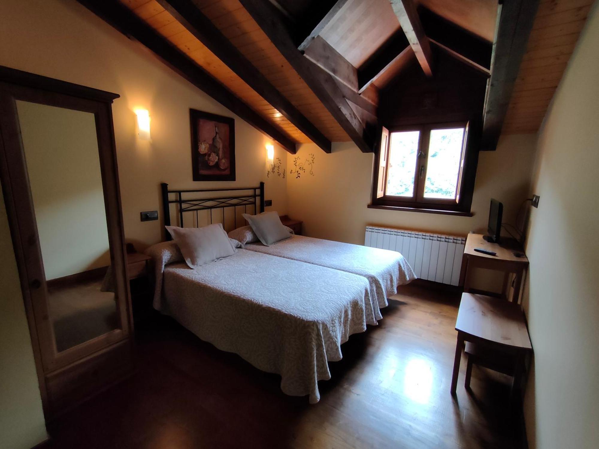 Hotel Dona Gaudiosa Пола-де-Лена Экстерьер фото