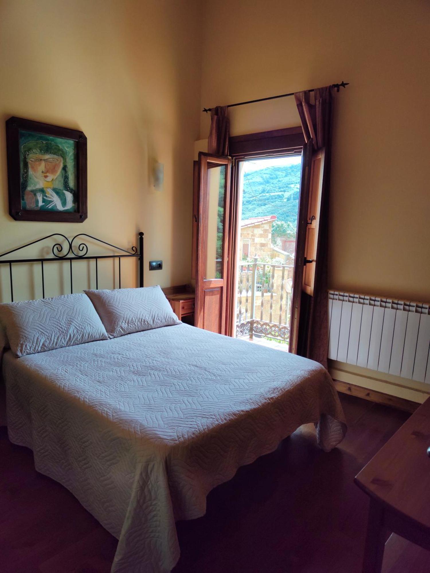 Hotel Dona Gaudiosa Пола-де-Лена Экстерьер фото