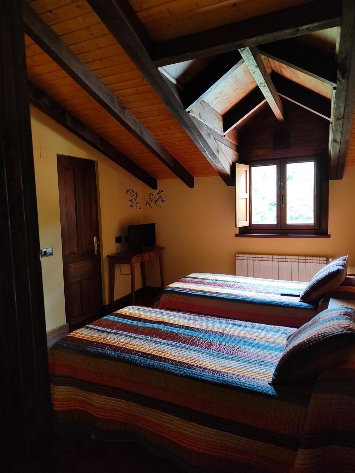 Hotel Dona Gaudiosa Пола-де-Лена Экстерьер фото